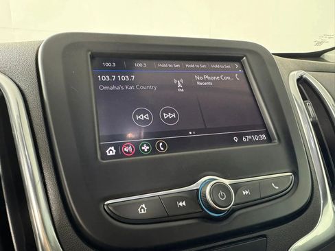 Used 2020 Chevrolet Equinox LT w/ Driver Convenience Package image 19