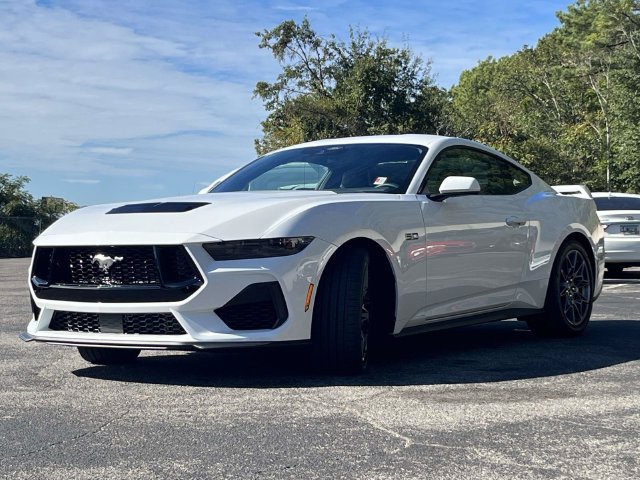 Used 2025 Ford Mustang GT Premium w/ GT Performance Package RWD image 8