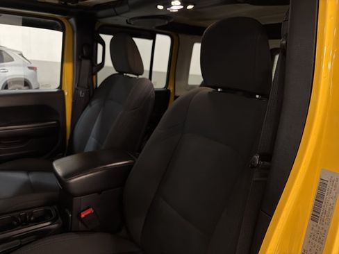 Used 2018 Jeep Wrangler Unlimited Sport S AWD/4WD image 13