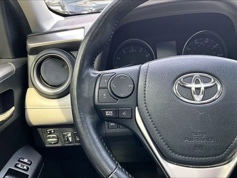 Used 2018 Toyota RAV4 XLE AWD/4WD image 10
