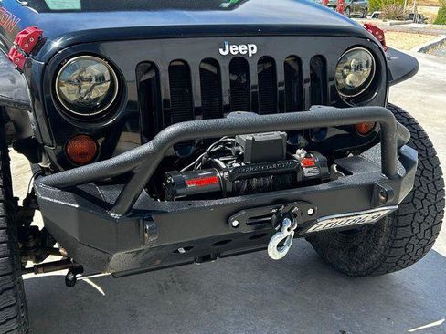Used 2009 Jeep Wrangler Unlimited Rubicon w/ Dual Top Group AWD/4WD image 11