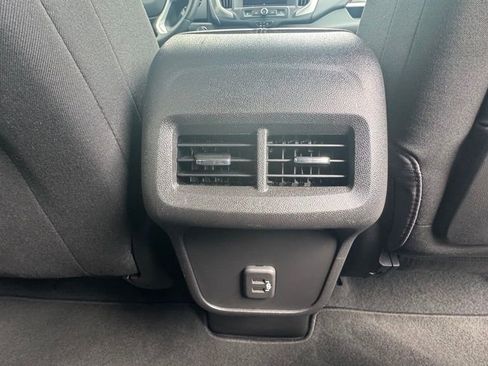 Used 2023 GMC Terrain SLE w/ Driver Convenience Package image 10