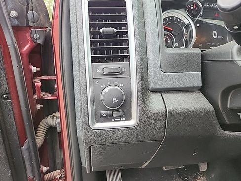 Used 2017 RAM 1500 Big Horn AWD/4WD image 13
