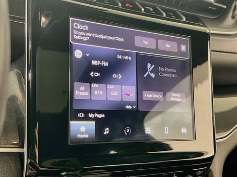 Used 2023 Jeep Grand Cherokee Altitude AWD/4WD image 14
