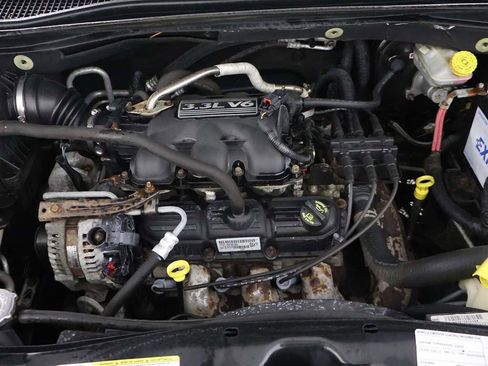 Used 2008 Chrysler Town & Country LX image 15