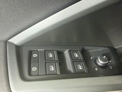 Certified 2025 Audi Q3 2.0T Premium Plus AWD/4WD image 19