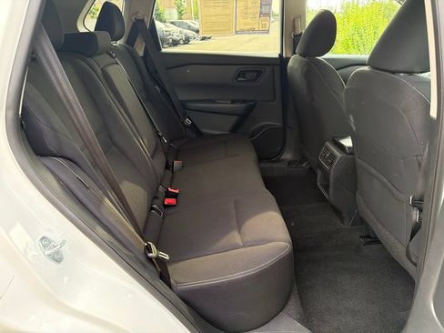 Used 2024 Nissan Rogue S AWD/4WD image 15