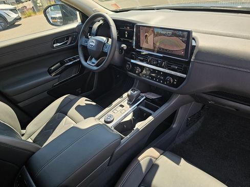 New 2026 Nissan Pathfinder Platinum w/ Cargo Package AWD/4WD image 31