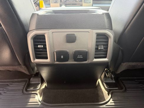 Used 2018 Ford F150 Raptor w/ Equipment Group 801A Mid AWD/4WD image 30