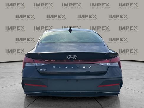 Used 2024 Hyundai Elantra SEL image 4