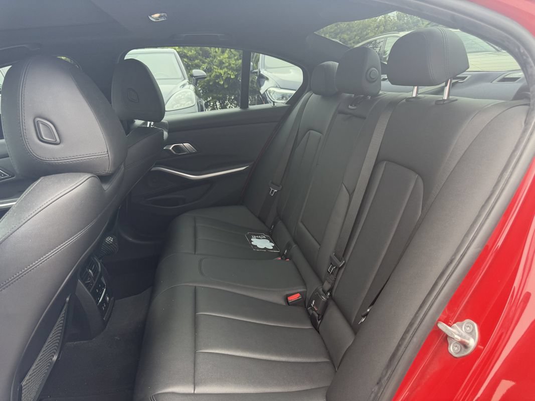 Used 2019 BMW 330i Sedan w/ Convenience Package RWD image 11