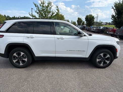Used 2024 Jeep Grand Cherokee Limited 4xe AWD/4WD image 7