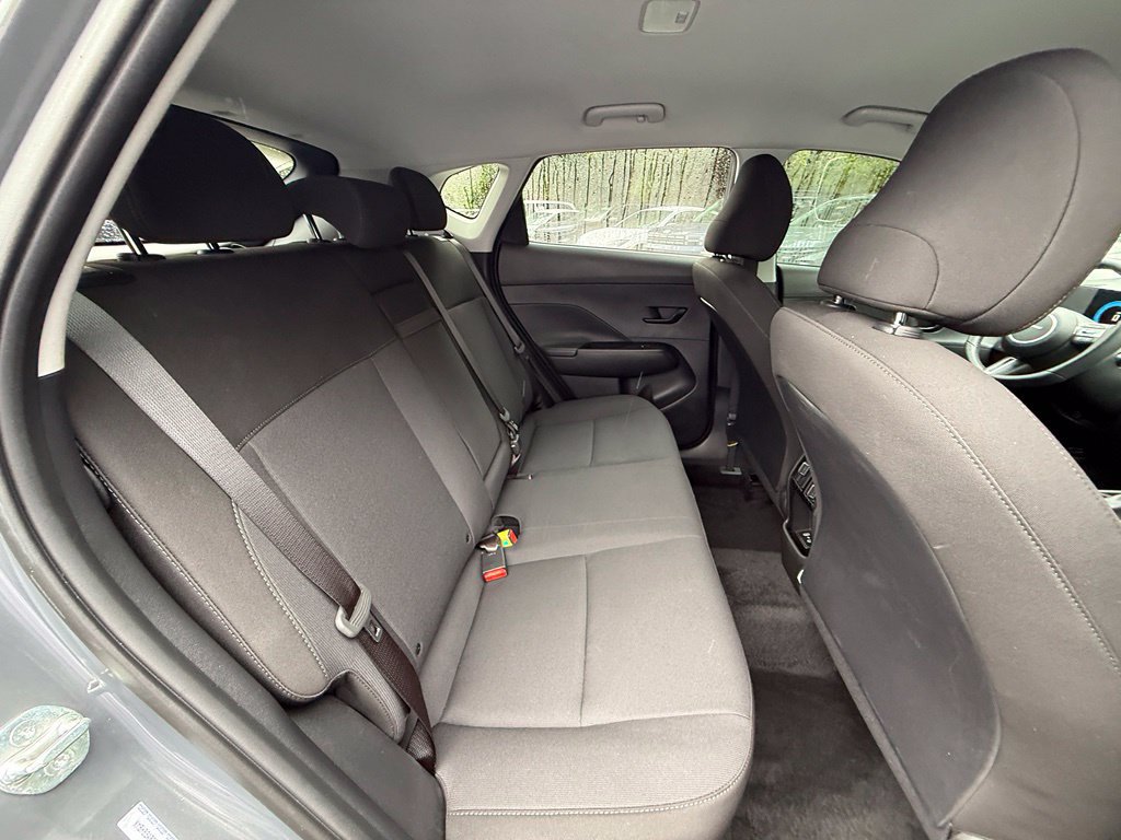 Used 2025 Hyundai Kona SEL FWD image 31