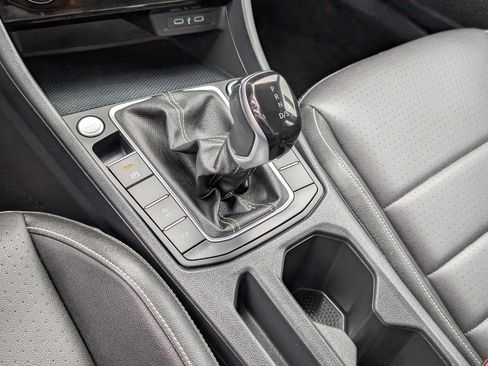 Used 2024 Volkswagen Jetta SE FWD image 15