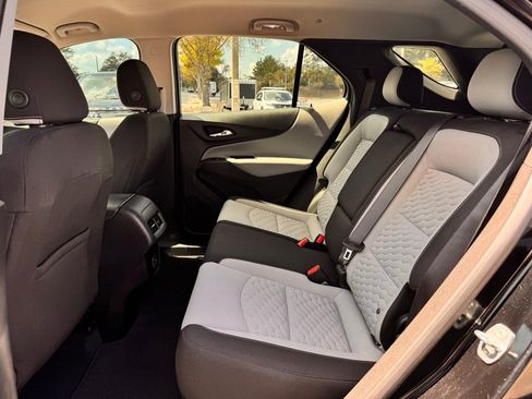 Used 2021 Chevrolet Equinox LS image 15