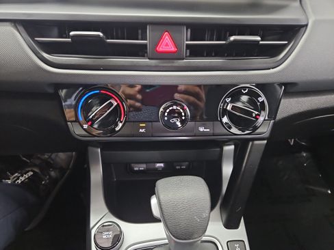 Used 2024 Kia Seltos LX AWD/4WD image 19