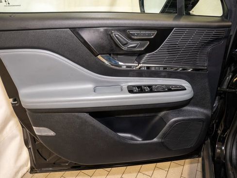 Used 2020 Lincoln Corsair FWD w/ Equipment Group 101A image 11