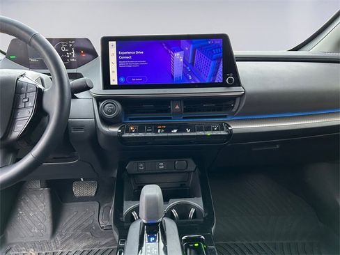 Used 2024 Toyota Prius XLE image 11