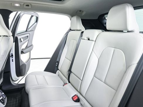 Used 2024 Volvo XC40 B5 Ultimate w/ Protection Package Premier image 23