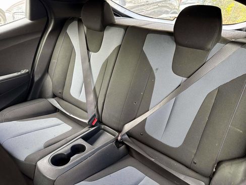 Used 2019 Hyundai Veloster 2.0 image 10