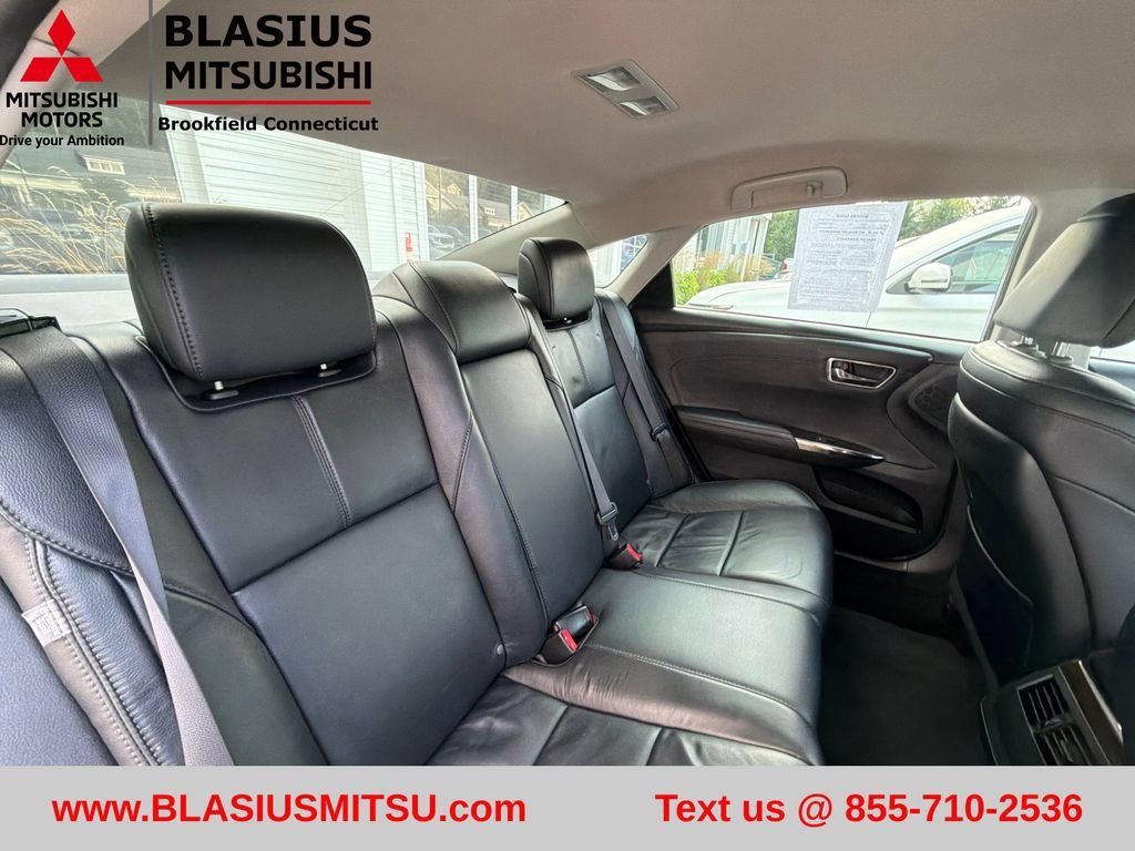 Used 2013 Toyota Avalon XLE FWD image 41