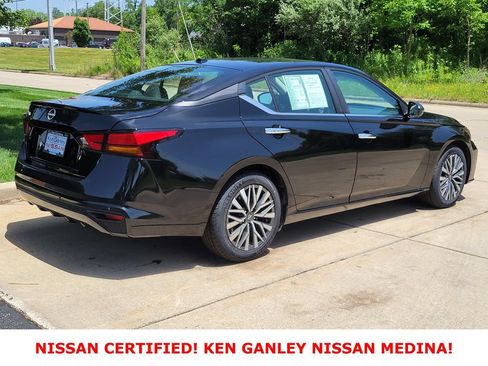 Certified 2025 Nissan Altima 2.5 SV FWD image 3
