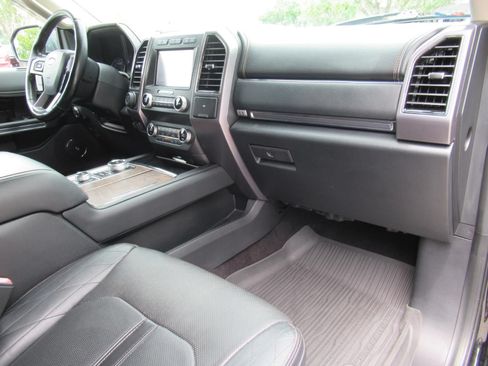 Used 2019 Ford Expedition Platinum AWD/4WD image 10