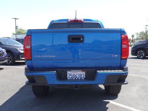 Used 2021 Chevrolet Colorado LT w/ Safety Package RWD image 6