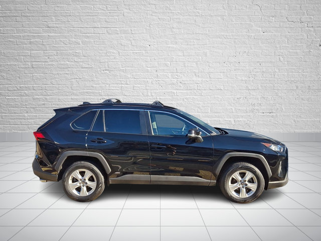 Used 2021 Toyota RAV4 LE AWD/4WD image 7