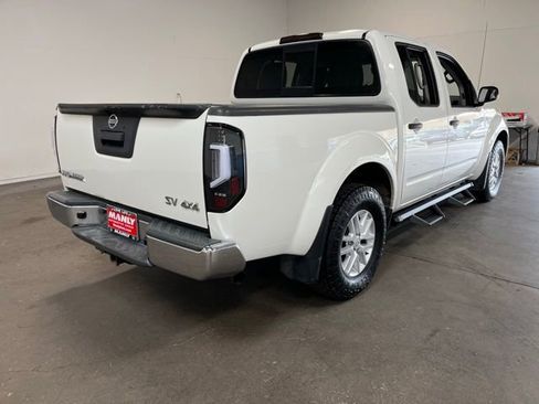 Used 2019 Nissan Frontier SV AWD/4WD image 3