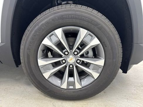 New 2026 Chevrolet Equinox LT w/ Convenience Package II FWD image 31