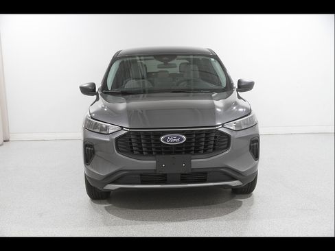 Used 2025 Ford Escape Active w/ Cold Weather Package AWD/4WD image 2