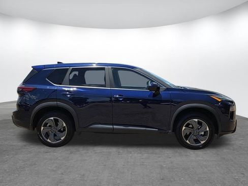Used 2025 Nissan Rogue SV FWD image 3