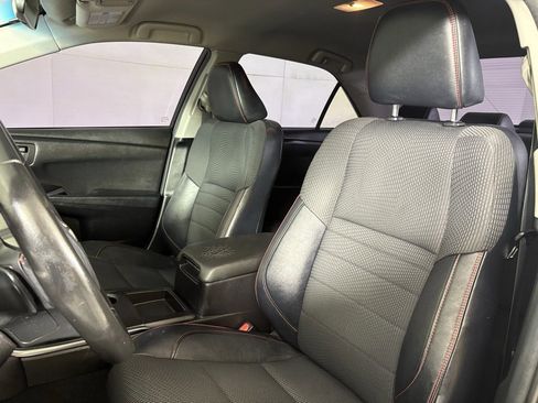 Used 2016 Toyota Camry SE image 17