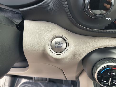 New 2026 Hyundai Venue SEL FWD image 30