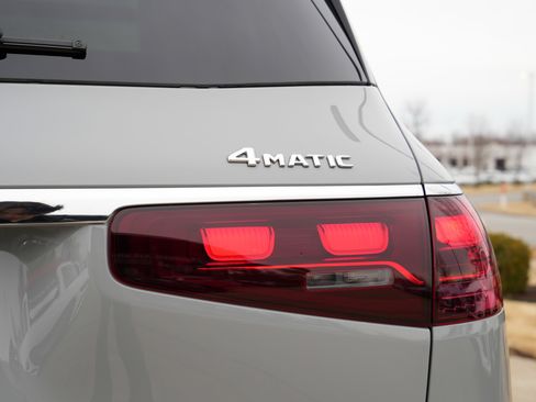 New 2026 Mercedes-Benz GLS 450 4MATIC image 15