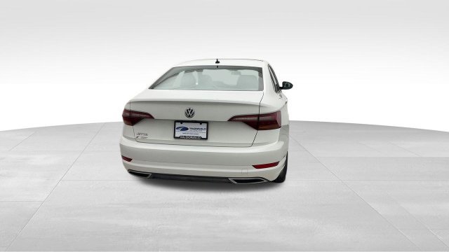 Used 2019 Volkswagen Jetta R-Line FWD image 3