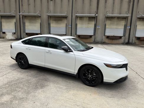 Used 2025 Honda Accord SE image 13