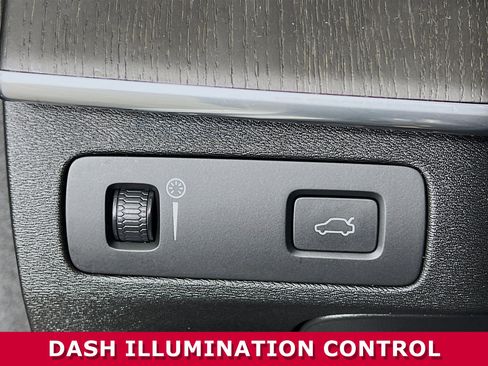 Used 2020 Volvo XC90 T6 Momentum image 14