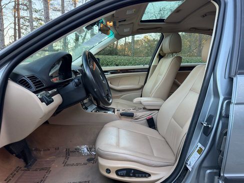 Used 2005 BMW 325i Sedan image 13