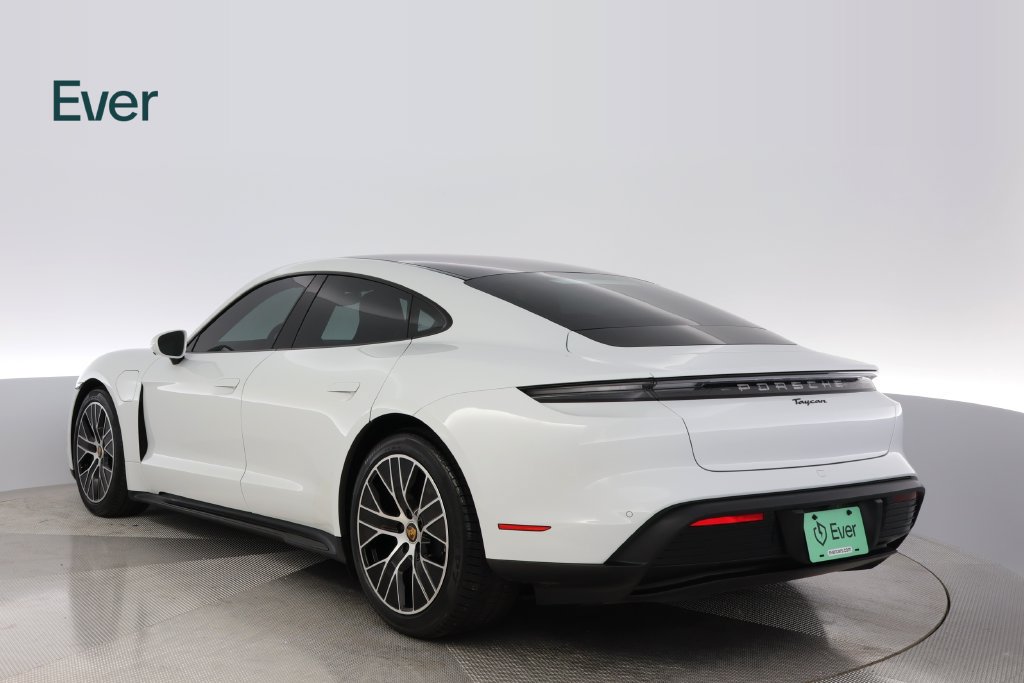 Used 2022 Porsche Taycan RWD image 17