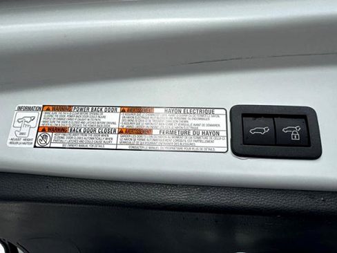 Used 2024 Toyota Corolla Cross XLE w/ Convenience Package FWD image 6