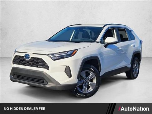Used 2023 Toyota RAV4 XLE AWD/4WD image 1