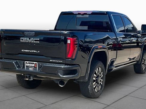 Used 2024 GMC Sierra 2500 Denali Ultimate AWD/4WD image 11