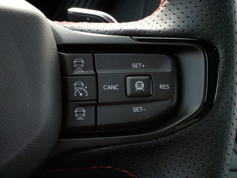 Used 2025 Dodge Charger R/T w/ Sun & Sound Package image 26