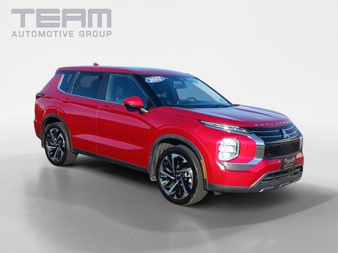 Used 2022 Mitsubishi Outlander ES AWD/4WD image 1