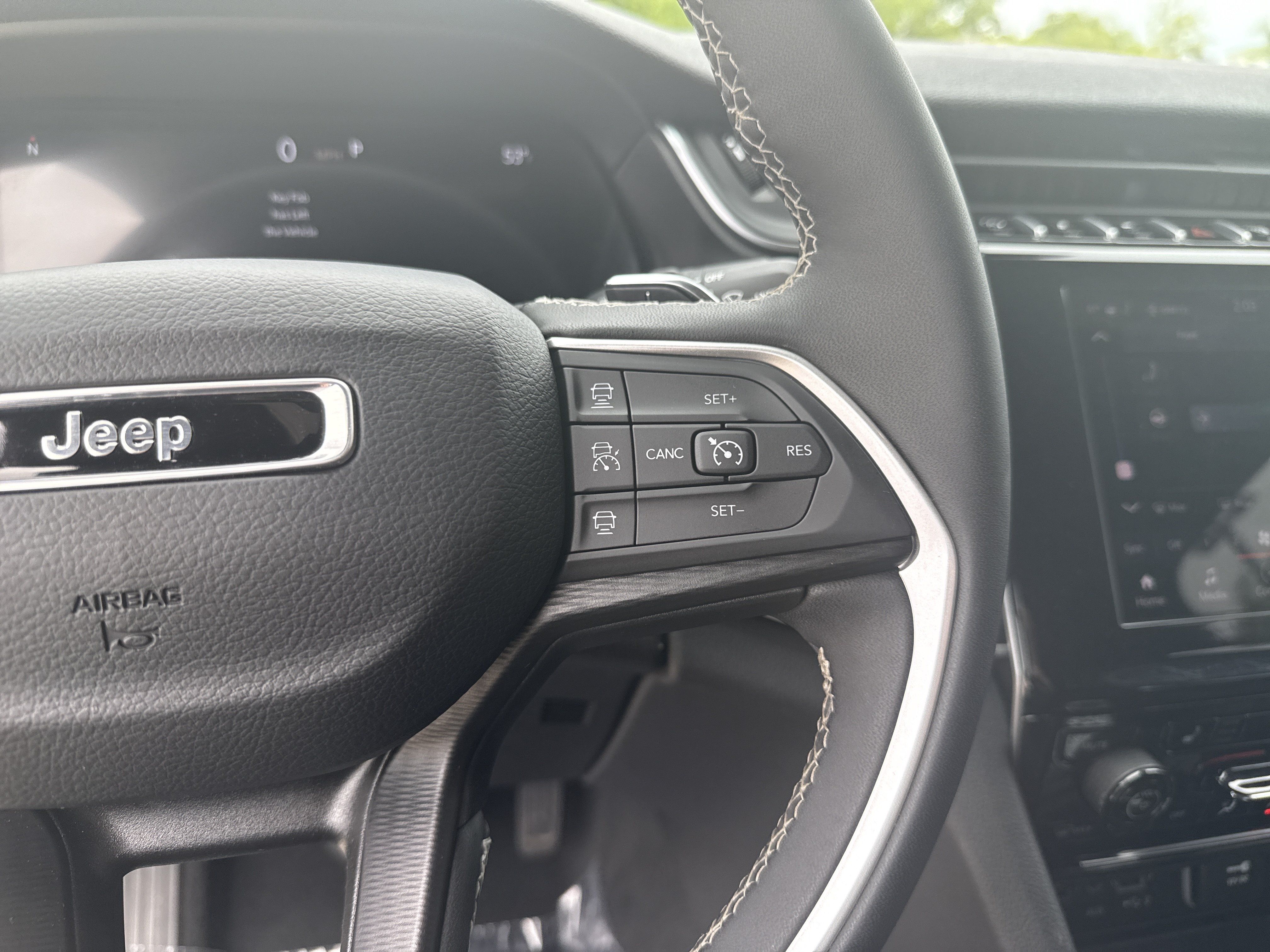 Used 2024 Jeep Grand Cherokee L Laredo AWD/4WD image 19