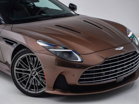 Used 2024 Aston Martin DB12 Coupe RWD image 4