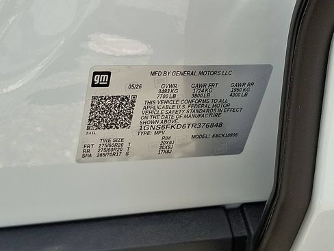 New 2026 Chevrolet Suburban Premier w/ Sun And Tow Package AWD/4WD image 18