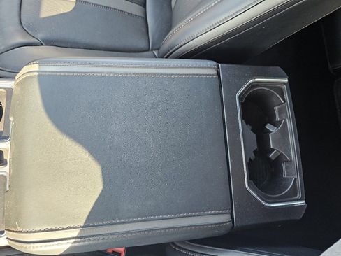 Used 2019 Ford F150 Platinum w/ Equipment Group 701A Luxury image 31